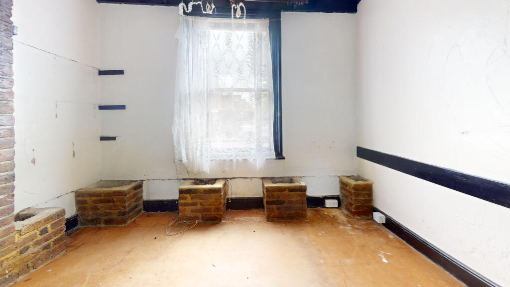 249 Eversleigh Road, Battersea, London, SW11 5XS - Image 2