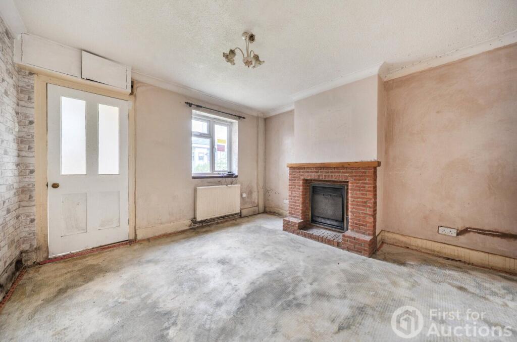 Fencott Place, Basingstoke, Hampshire - Image 2
